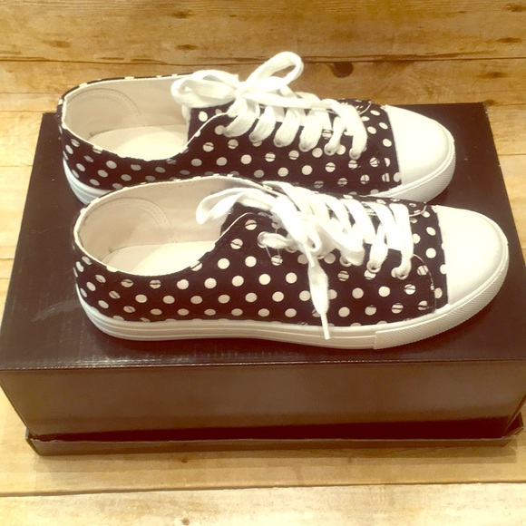 Forever 21 Sneakers - Picture 1 of 6